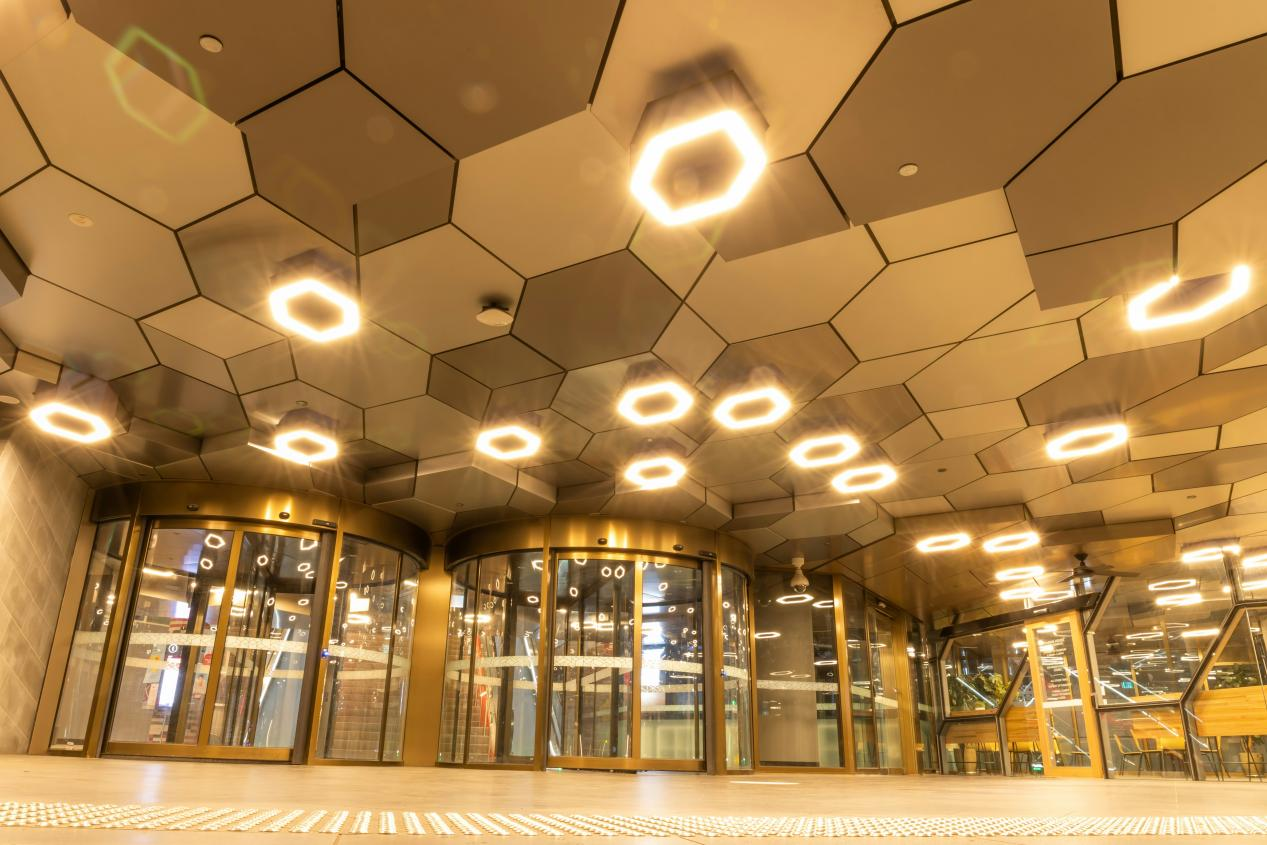 Why Choose Aluminum Hexagon Tile Ceilings for High-Traffic Areas