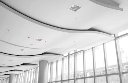 Ceiling Integration in Modern Interiors: 6 Drop Ceiling Designs to Explore