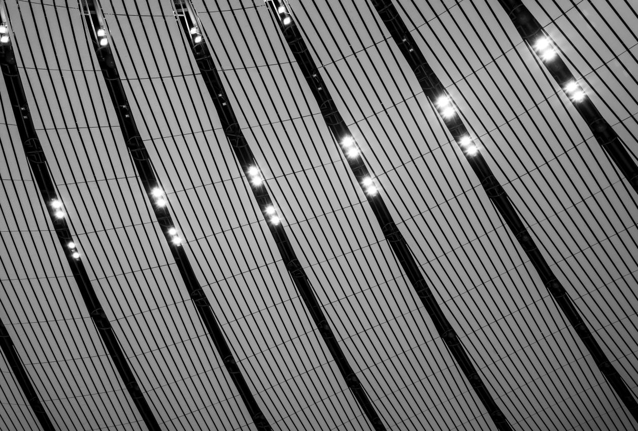 Why Metal Clip in Tile Ceilings Are Ideal for Hospitals & Cleanrooms