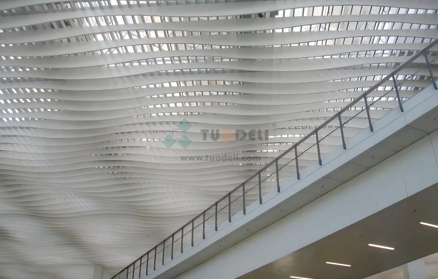Aluminum Curved Baffle Ceiling-TUODELI