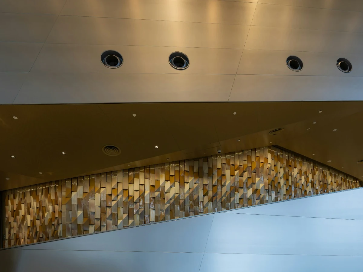 1783411419196114.webp Metallic Wall Panel Interior Detail.webp