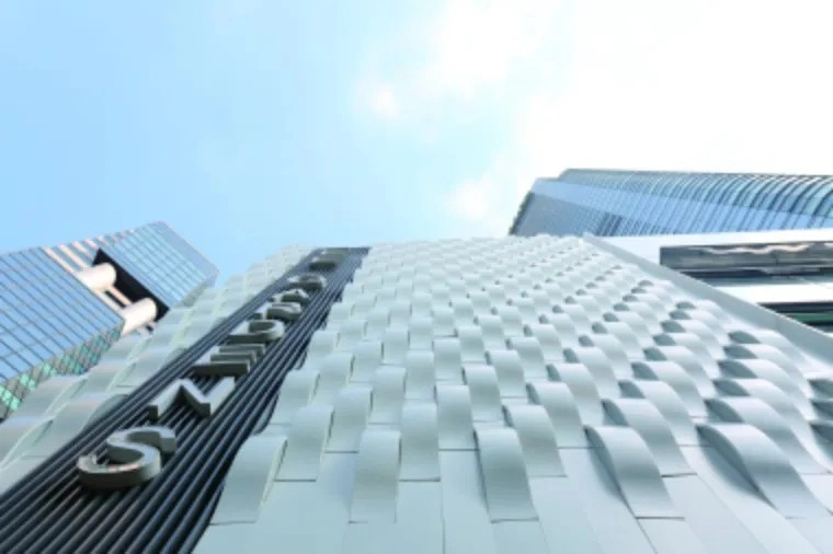 composite facade panel and support interface for soffit transition.webp